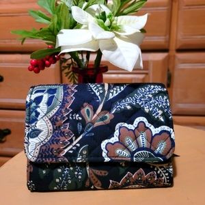 Vera Bradley navy wallet